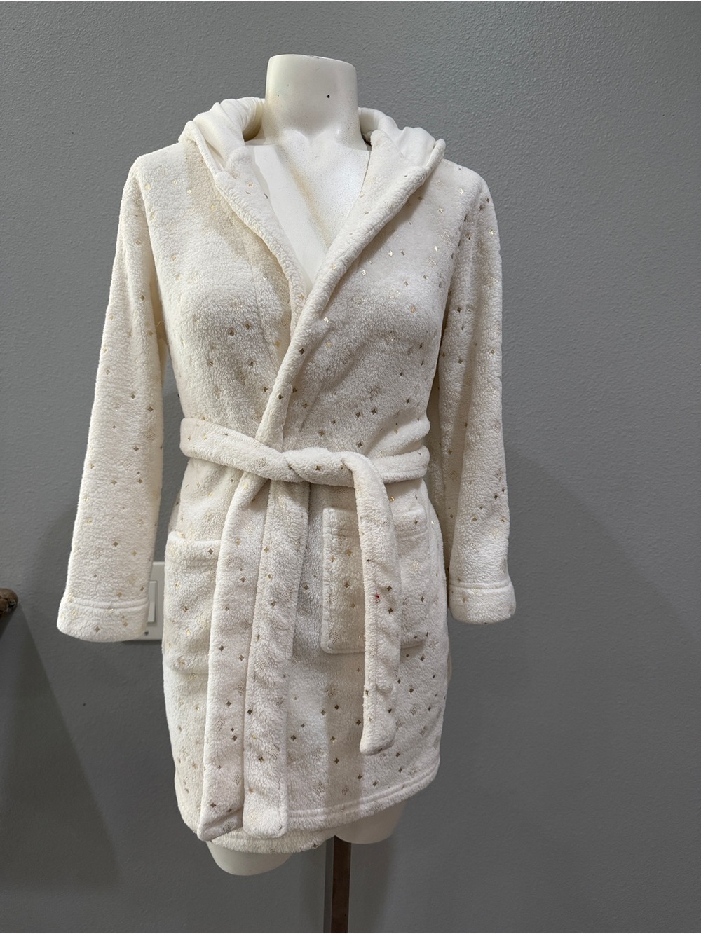 Cat & Jack Cream Hooded Plush Robe with Belt